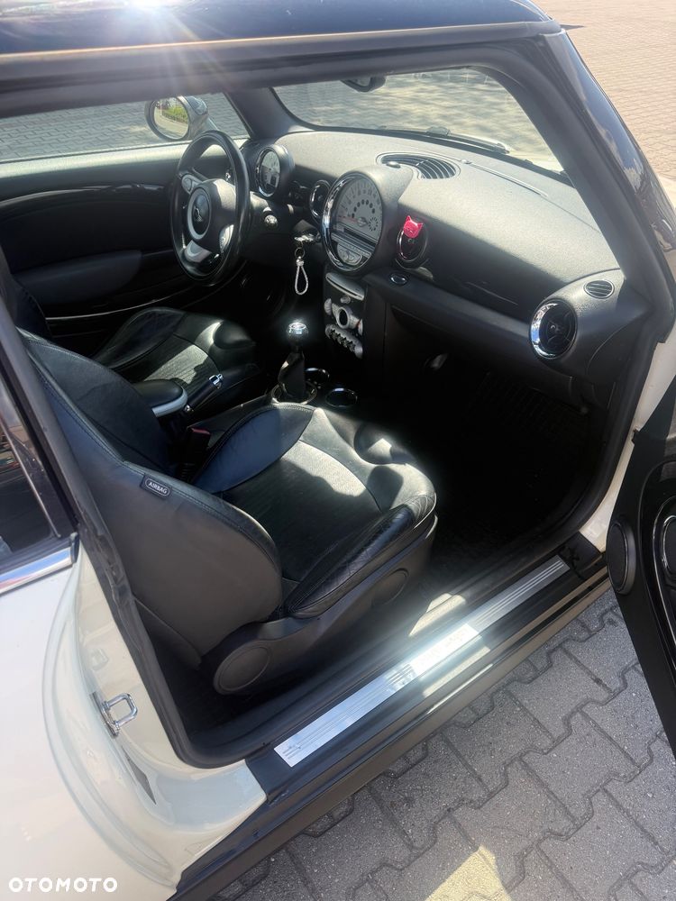 MINI Cooper Standard - 10