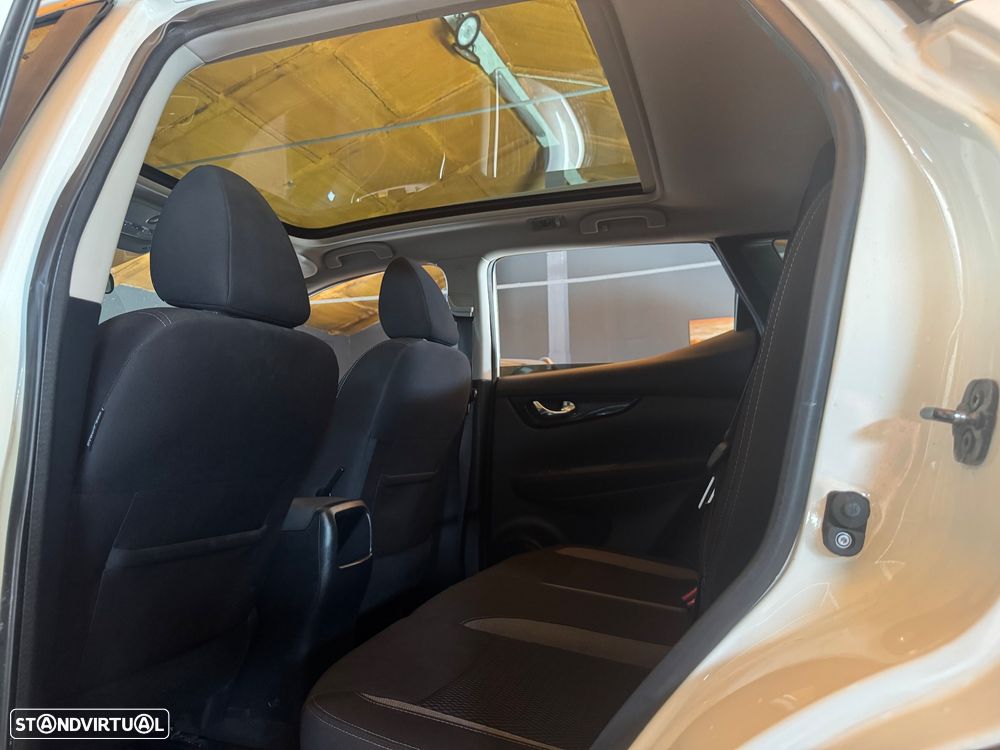 Nissan Qashqai 1.5 dCi N-Connecta - 18