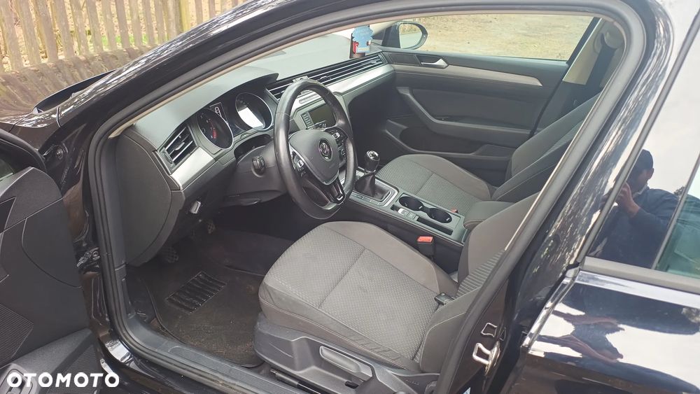 Volkswagen Passat - 13