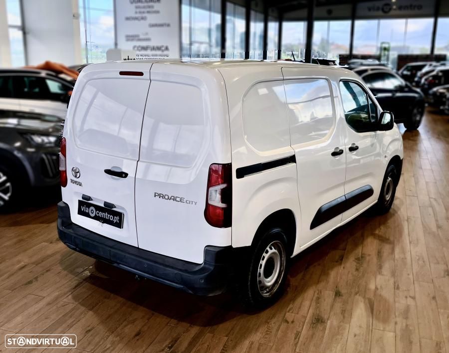 Toyota Proace City 1.5D L1 Comfort 3 Lugares c/IVA DEDUTÍVEL - 2