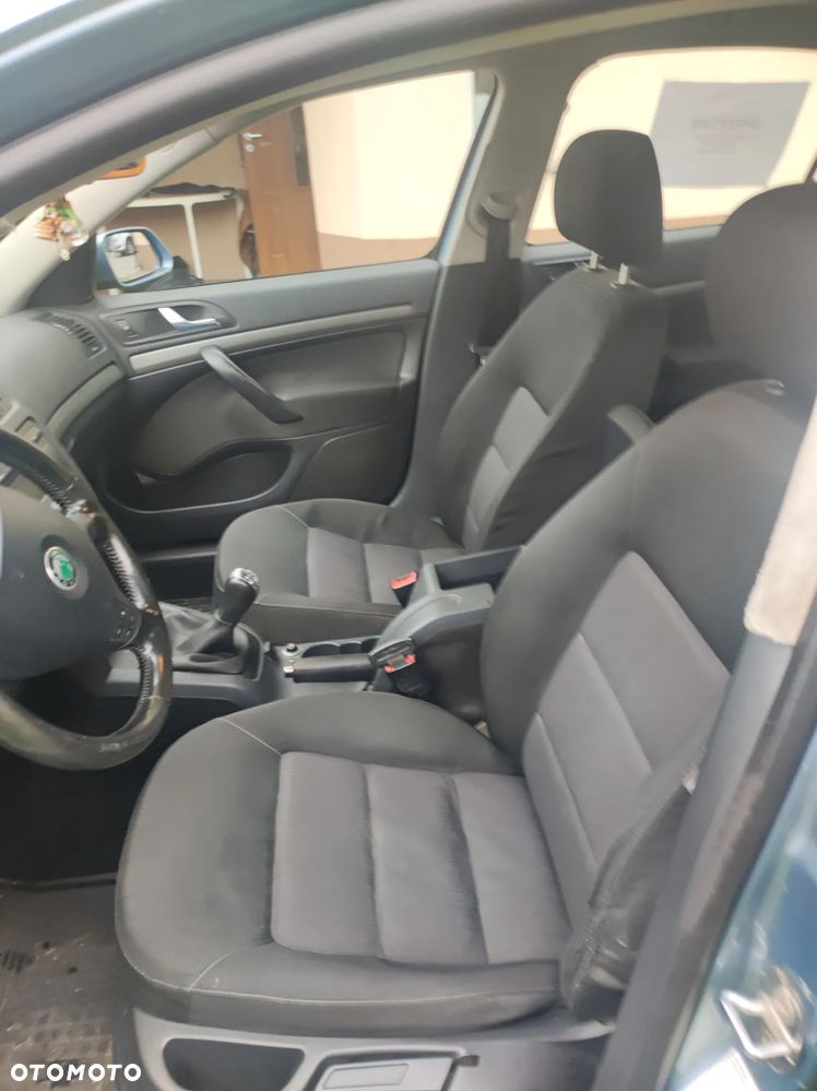 Skoda Octavia 1.6 Selection - 8