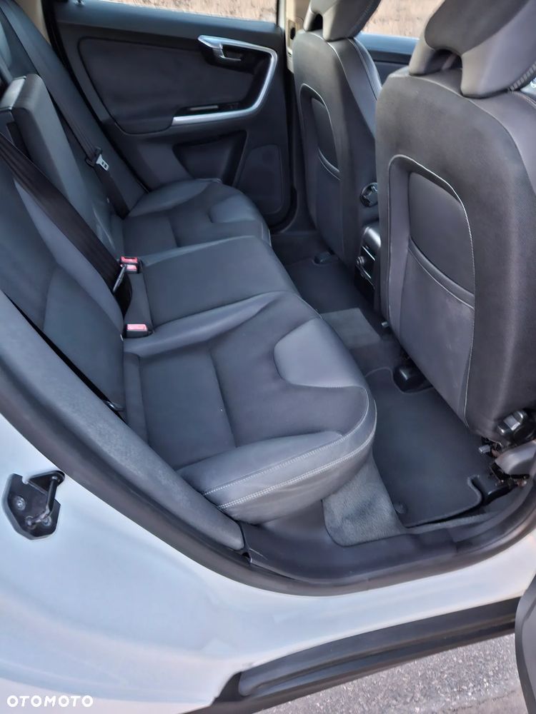 Volvo XC 60 D5 AWD Momentum - 20