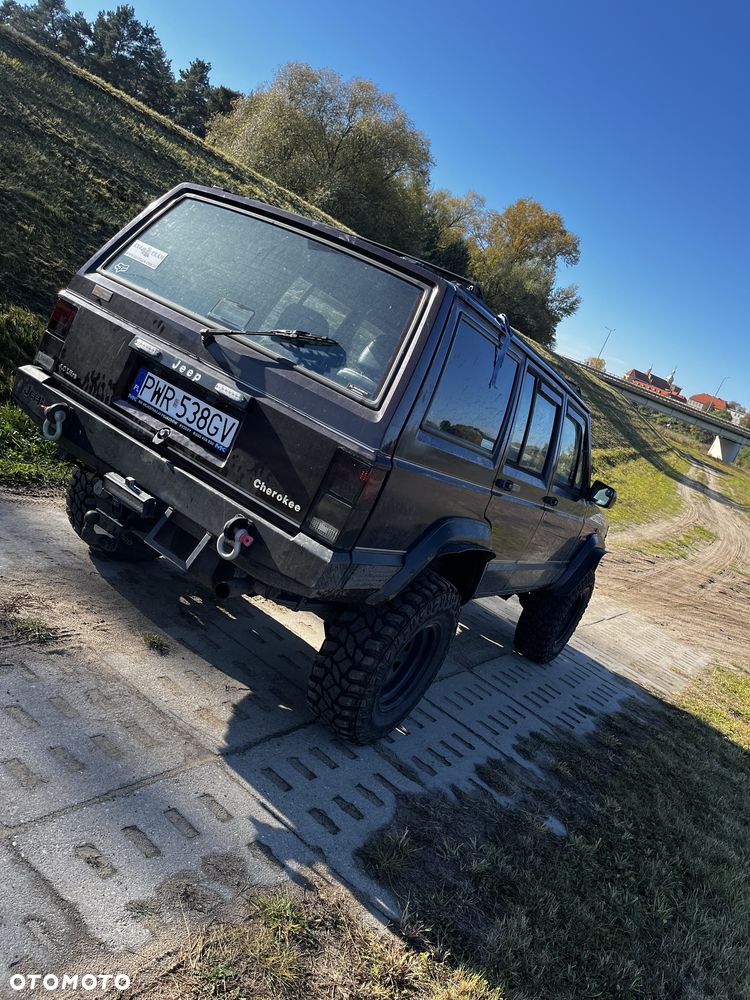 Jeep Cherokee - 5
