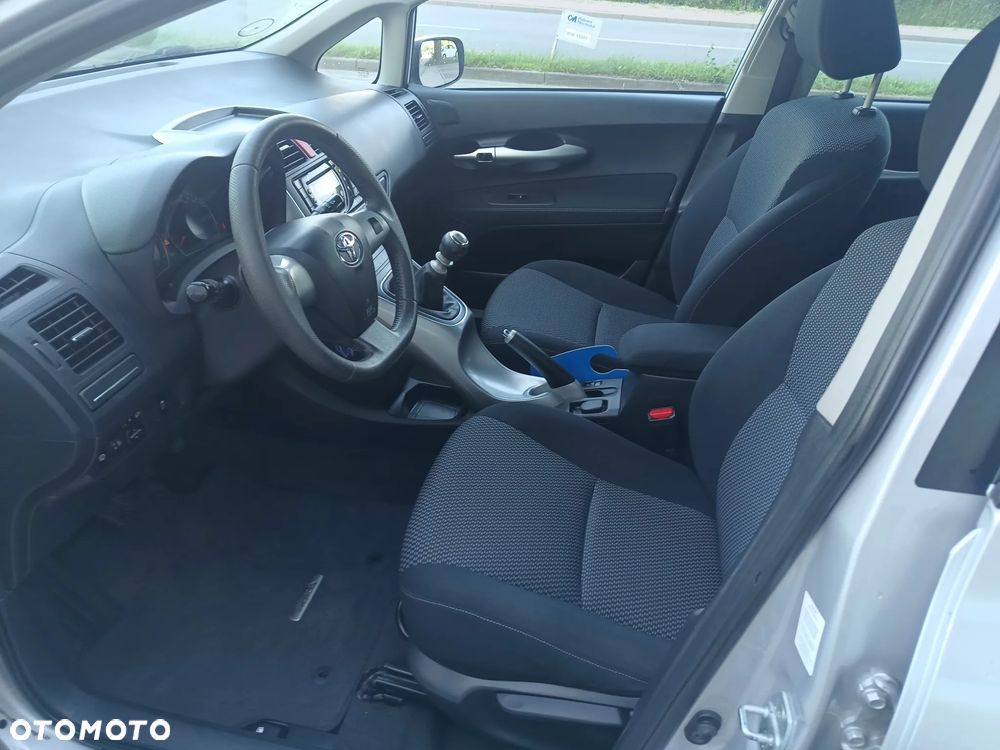 Toyota Auris 1.6 Luna - 8