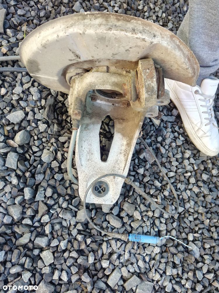 BMW E61 e60 Kombi Zwrotnica Tylna Nivo Piasta Lewa Prawa - 5