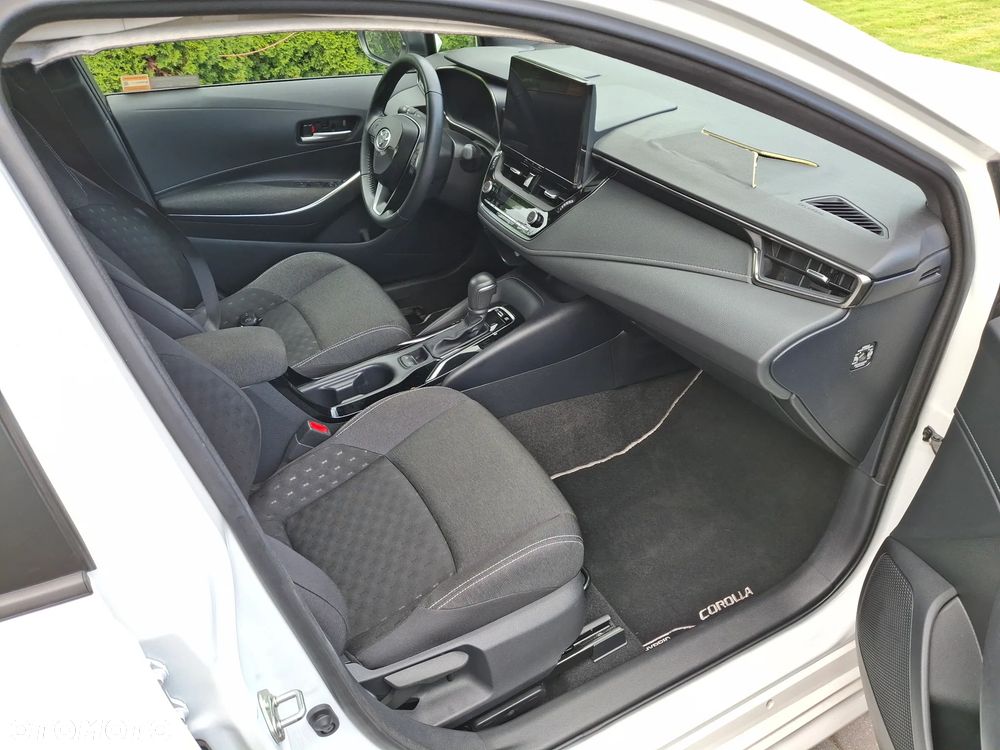 Toyota Camry 2.5 Hybrid Comfort CVT - 17