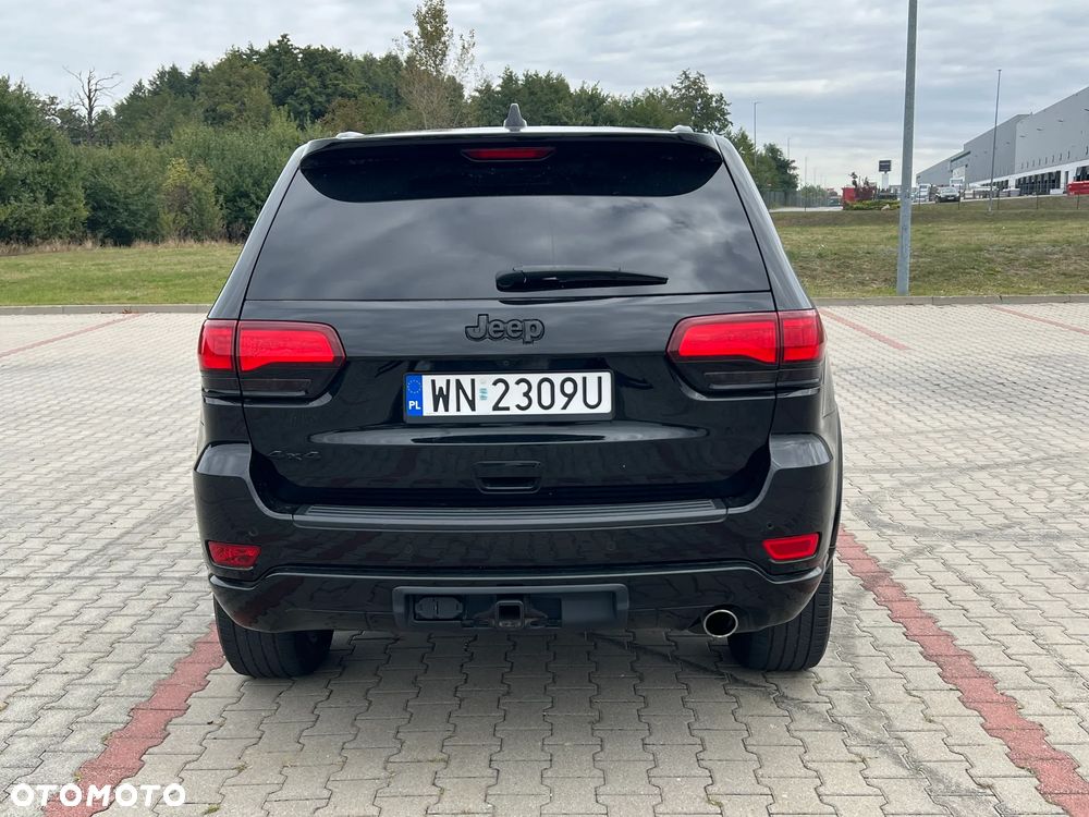 Jeep Grand Cherokee - 15