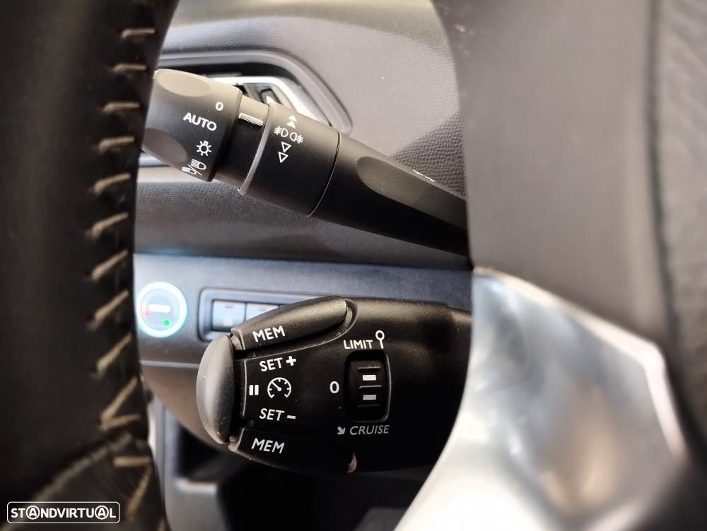 Peugeot 308 - 33