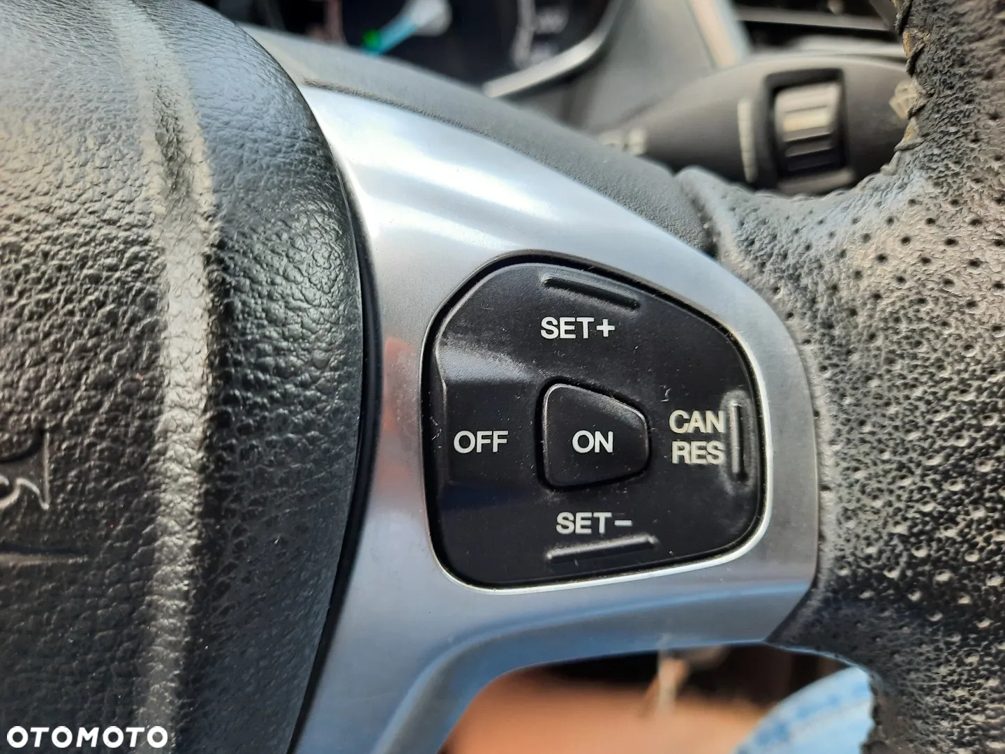 Ford Fiesta 1.0 EcoBoost Start-Stop ST-LINE - 27