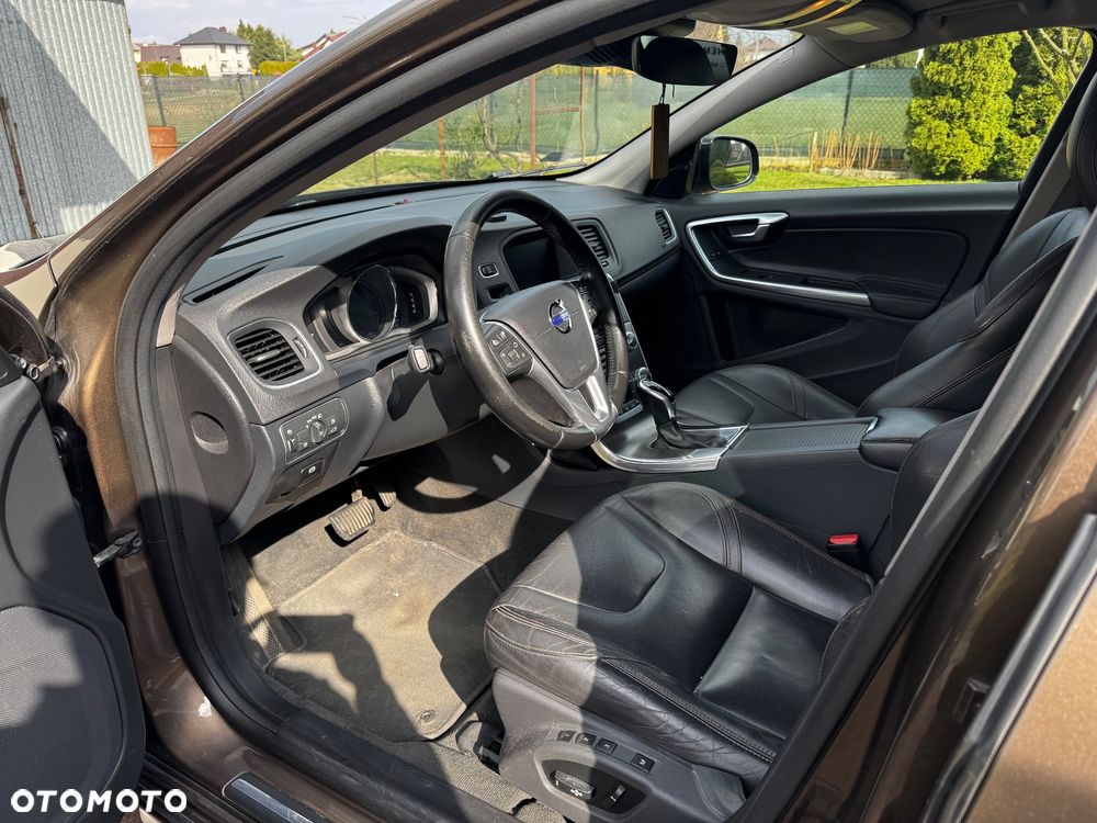 Volvo V60 D3 Drive-E Momentum - 6