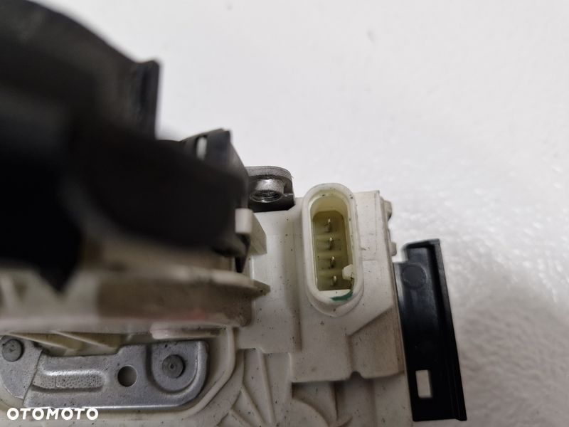 MERCEDES BENZ W207 COUPE ZAMEK DRZWI LEWY PRZÓD EUROPA EU 4 PIN - 6