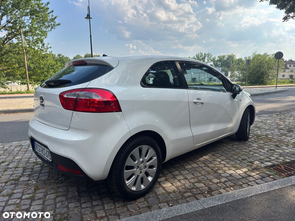Kia Rio 1.2 Attract - 3