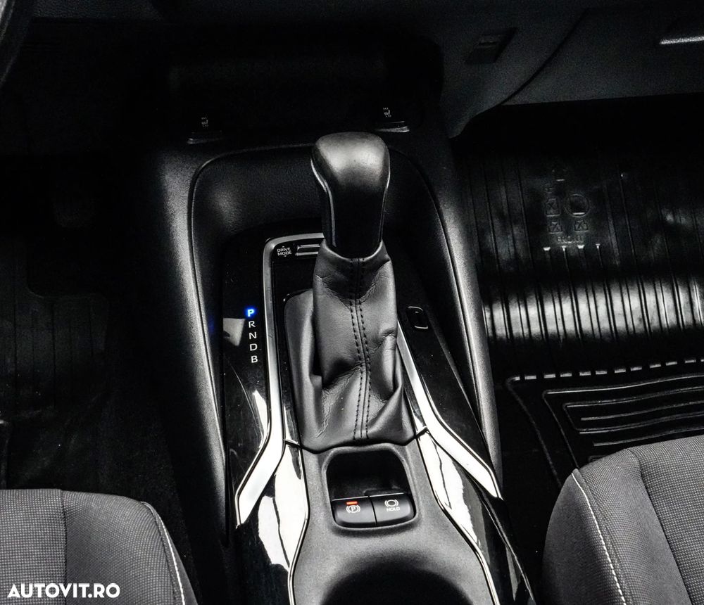 Toyota Corolla 1.8 HSD Dynamic - 18