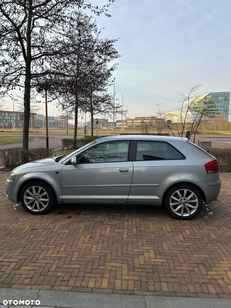 Audi A3 3-drzwiowe 2.0 TDI Ambiente - 4