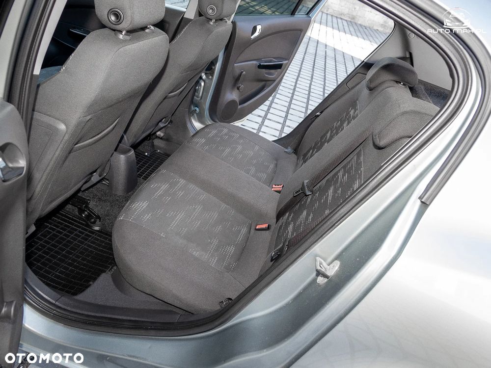 Opel Corsa 1.4 16V Satellite - 30