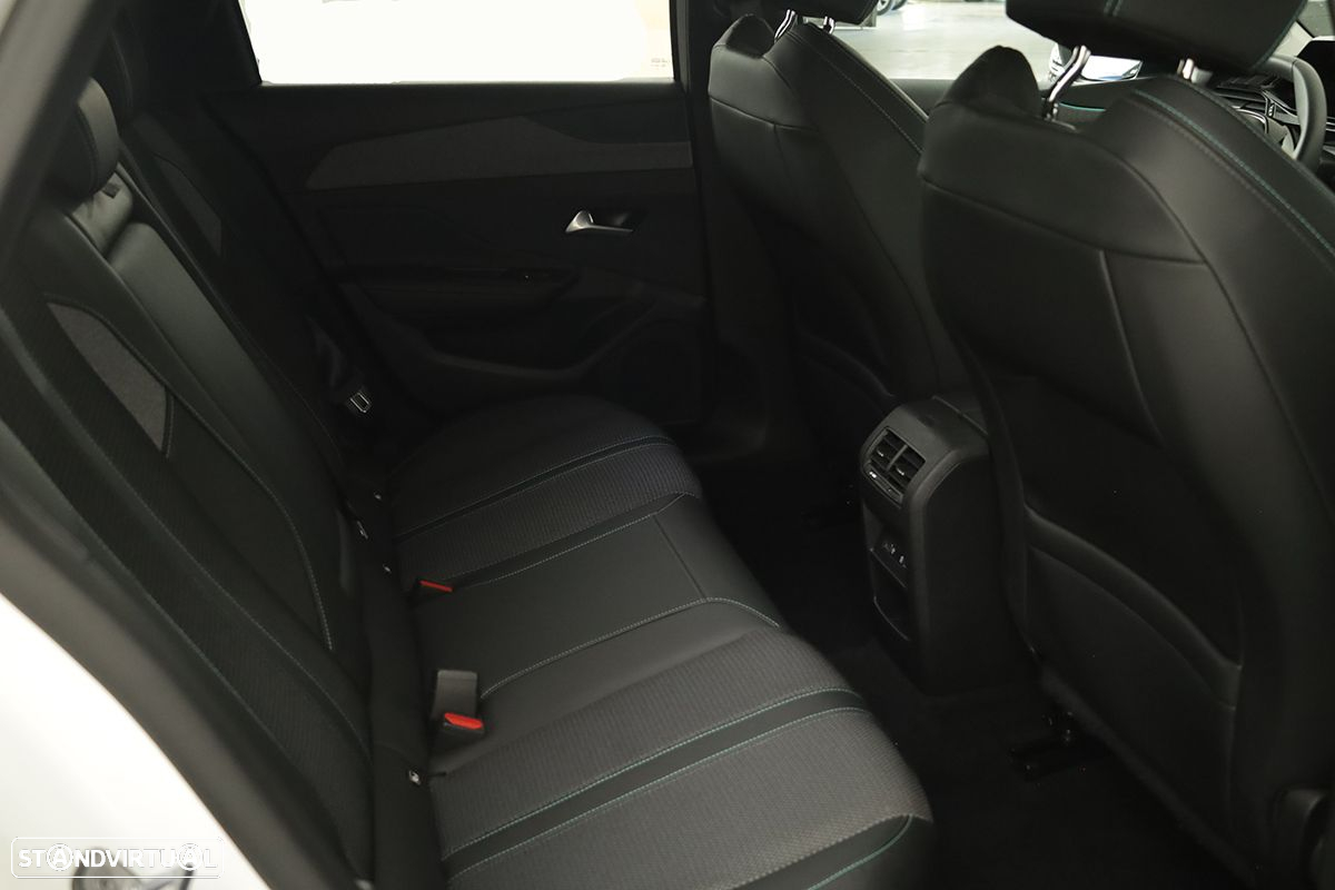 Peugeot 308 SW 1.2 PureTech Allure Pack EAT8 - 22