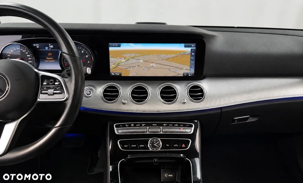 Mercedes-Benz Klasa E - 9
