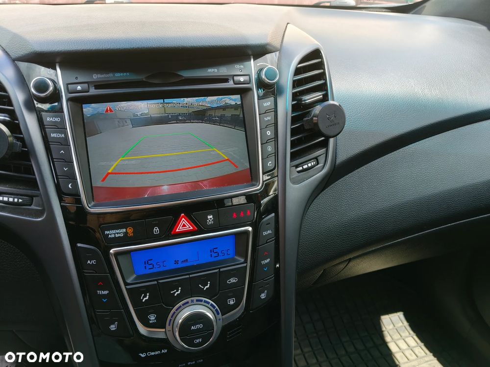 Hyundai i30 blue 1.6 GDI Passion - 13