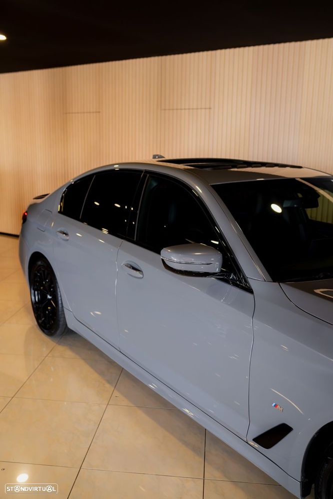 BMW 520 e Pack M - 12
