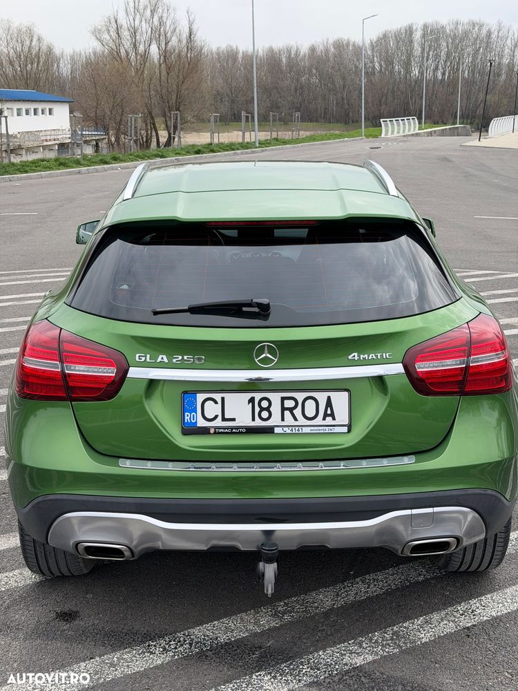 Mercedes-Benz GLA 250 4MATIC Aut. - 3
