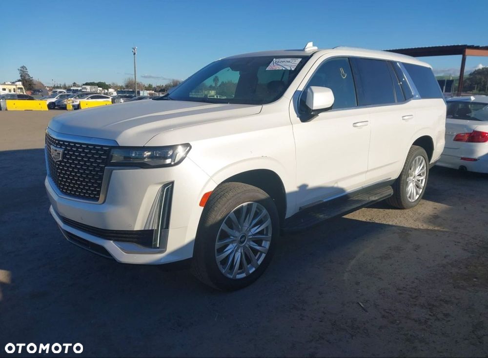Cadillac Escalade - 3