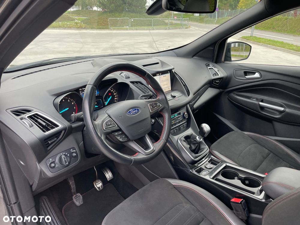 Ford Kuga 1.5 EcoBoost 2x4 ST-Line - 16