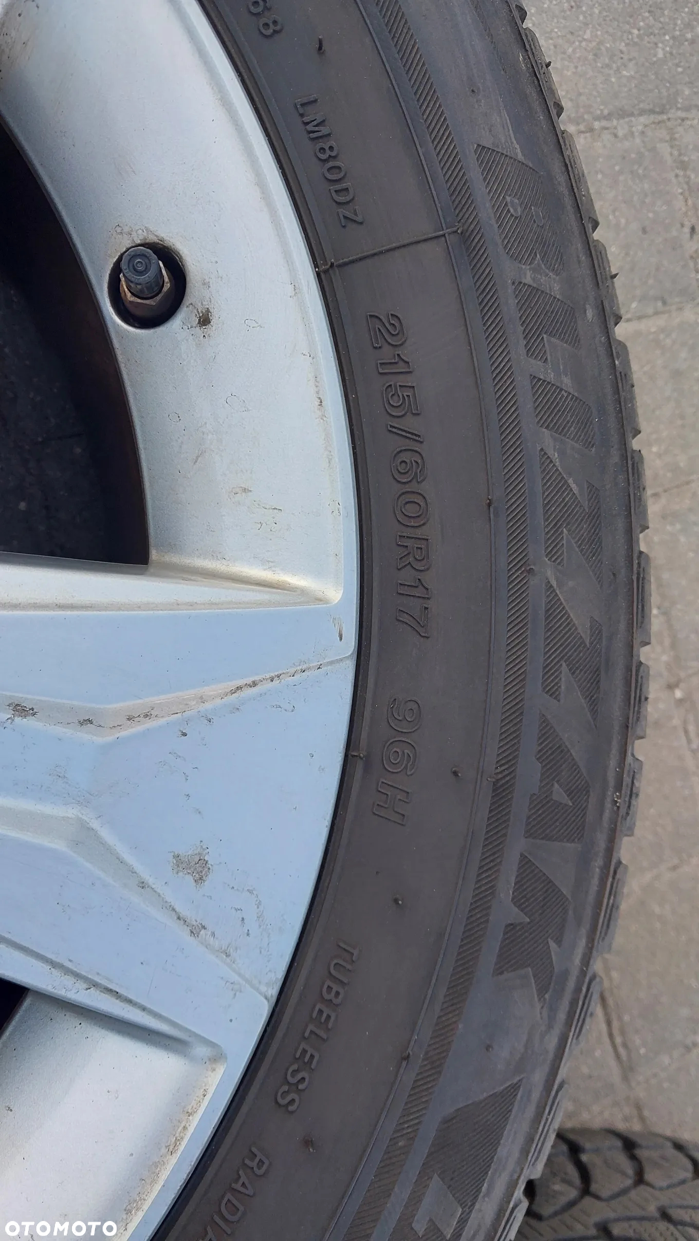 Komplet kol zimowych  Toyota OE PW457-10001 6.5" x 17" 5x114.3 ET45 corolla e21 auris chr opony 215/60r17 - 6