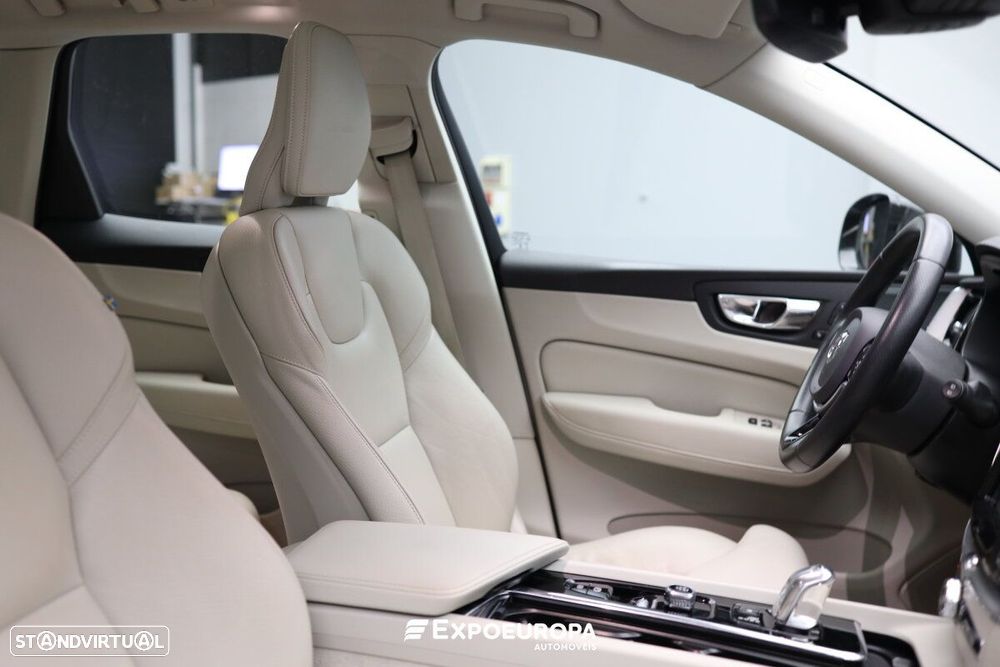 Volvo XC 60 2.0 T8 PHEV Inscription AWD - 28