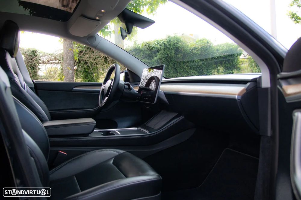 Tesla Model Y - 56
