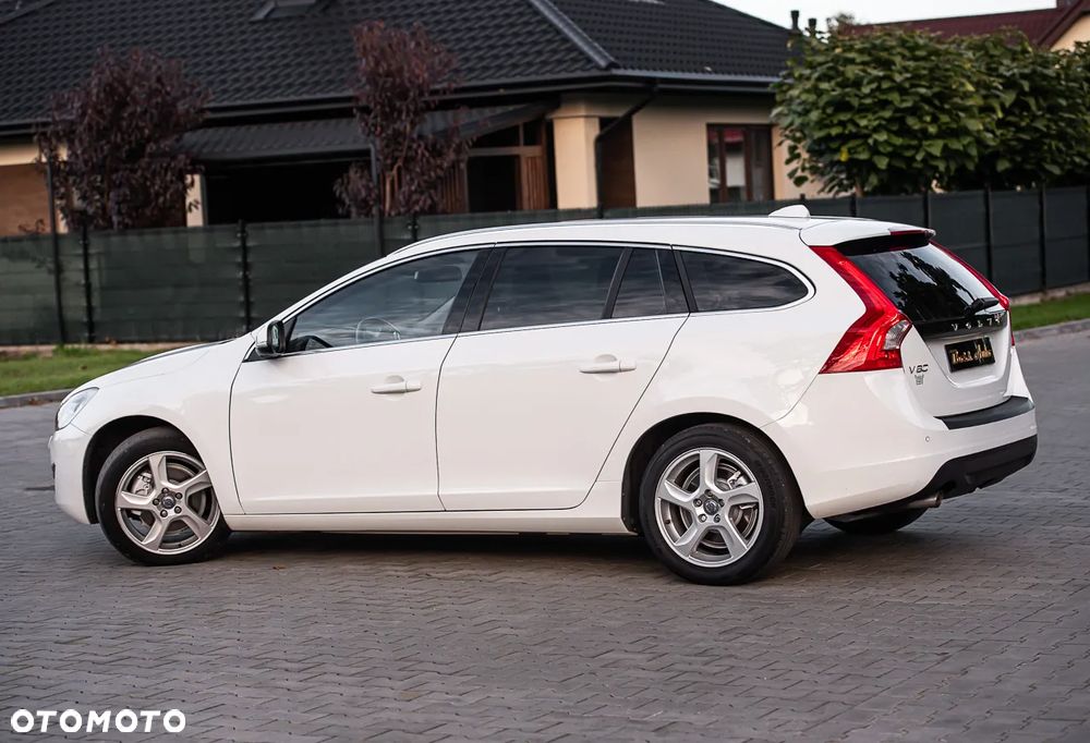 Volvo V60 D3 Geartronic Summum - 10