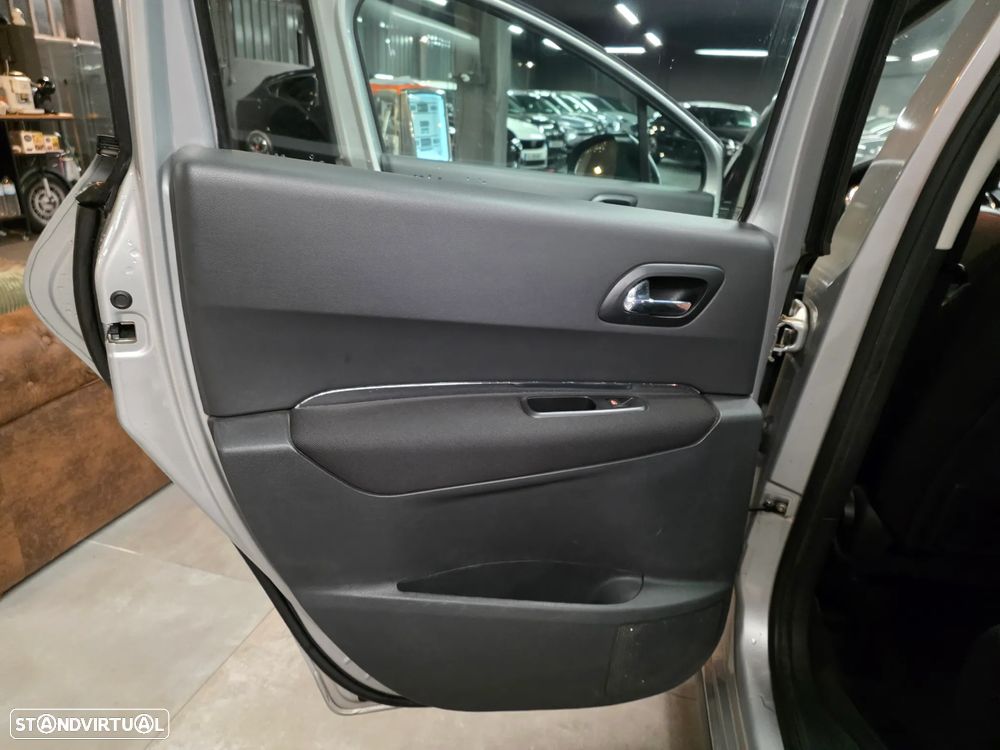 Peugeot 3008 1.6 e-HDi Sport CMP6 - 15