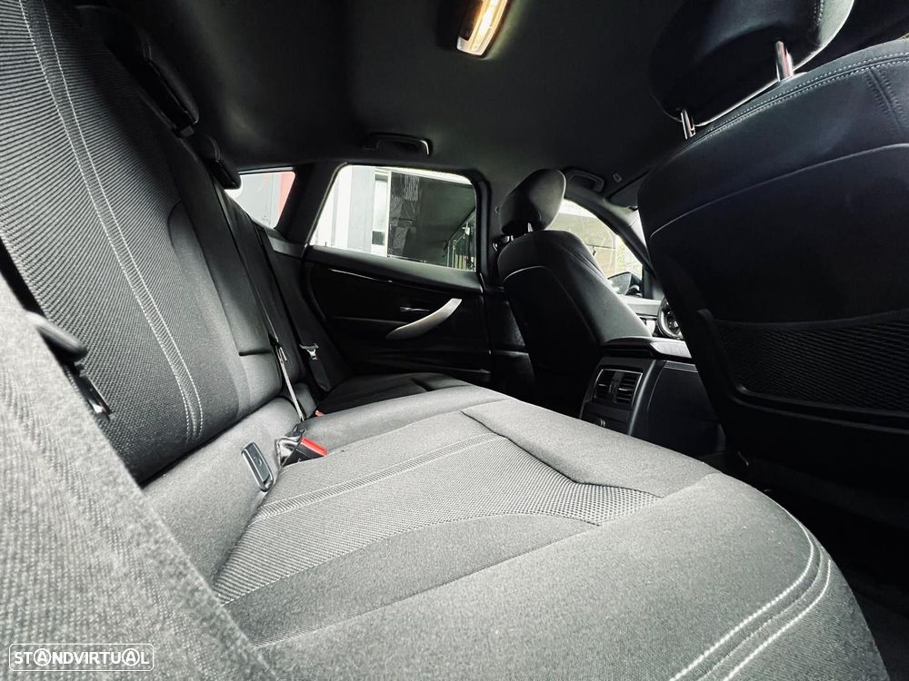 BMW 320 Gran Turismo d Pack M Auto - 45