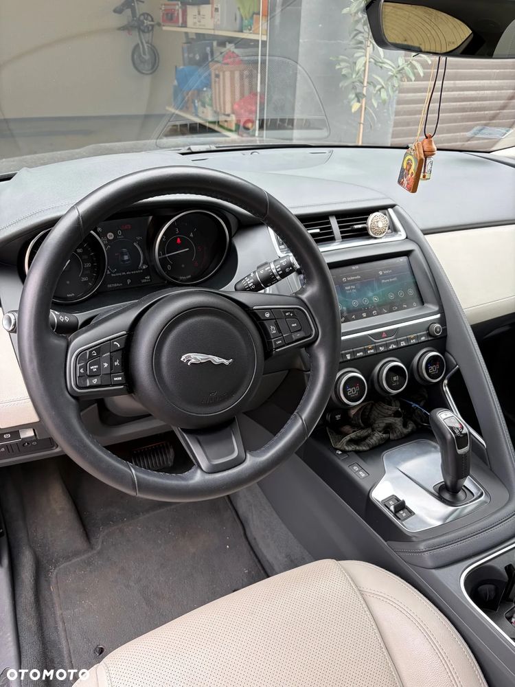 Jaguar E-Pace 2.0 i4D AWD - 11
