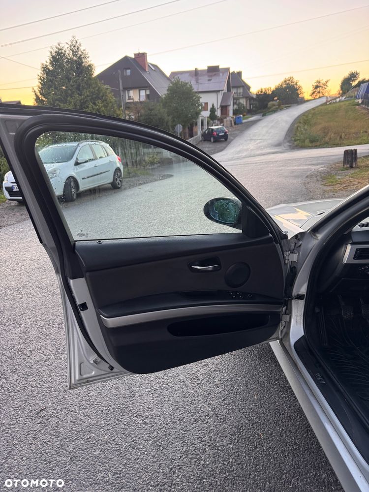 BMW Seria 3 320i Edition Exclusive - 11