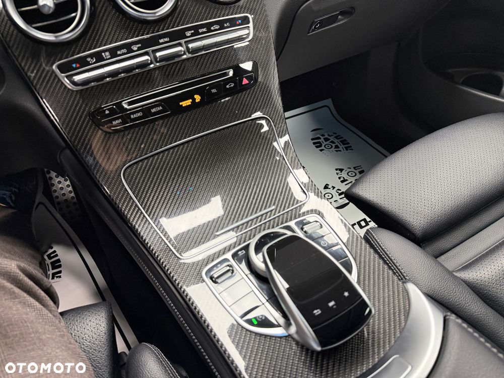 Mercedes-Benz GLC 250 d 4Matic 9G-TRONIC AMG Line - 21