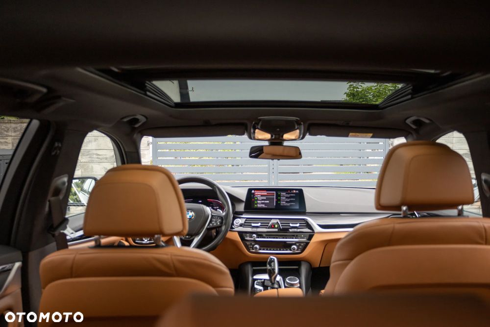 BMW Seria 5 520i Sport Line sport - 30