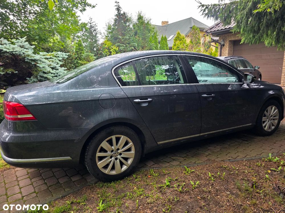 Volkswagen Passat 1.6 TDI DPF BlueMot Highline - 2
