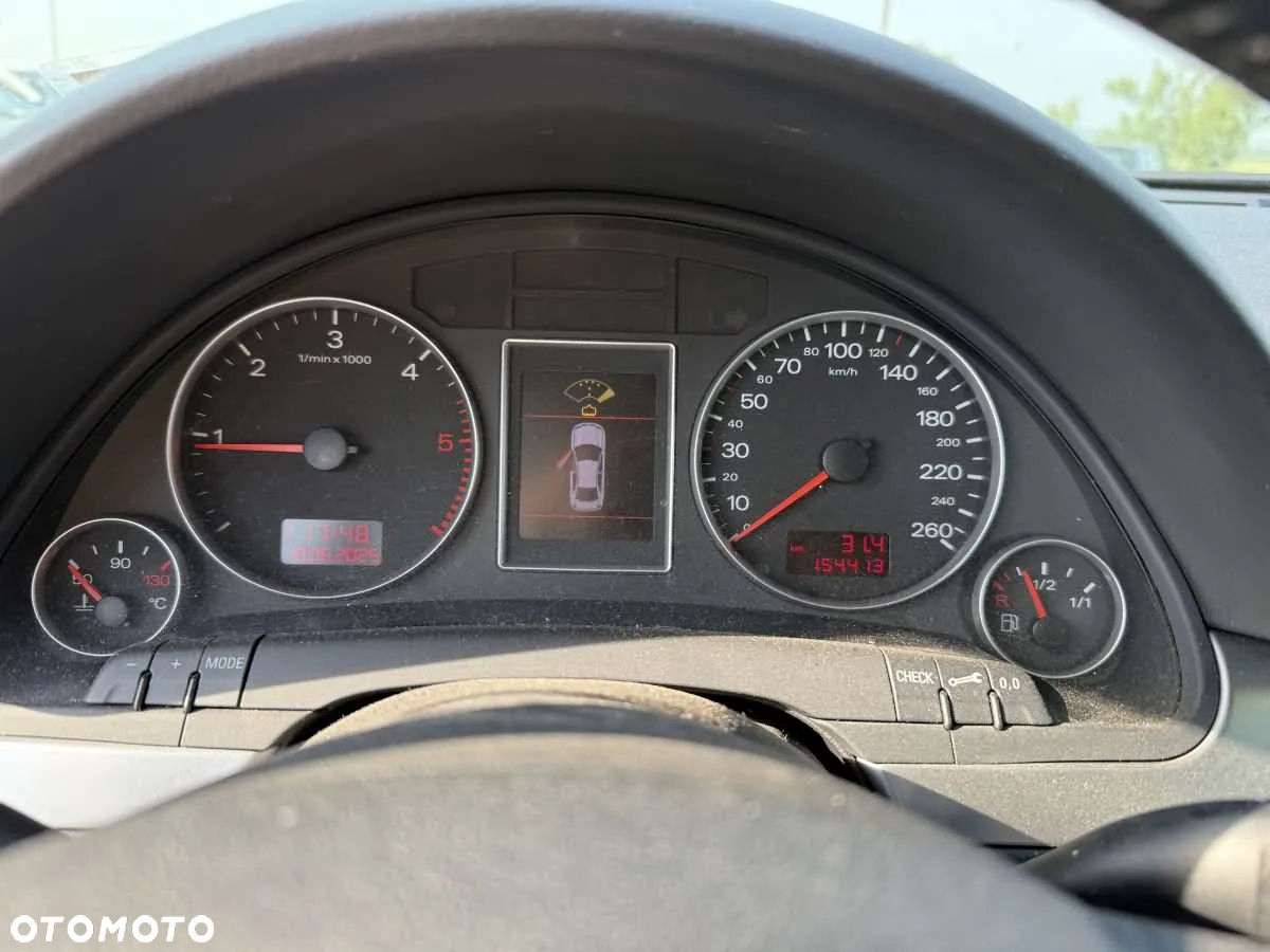 Audi A4 Avant 2.0 TDI DPF Quattro - 23