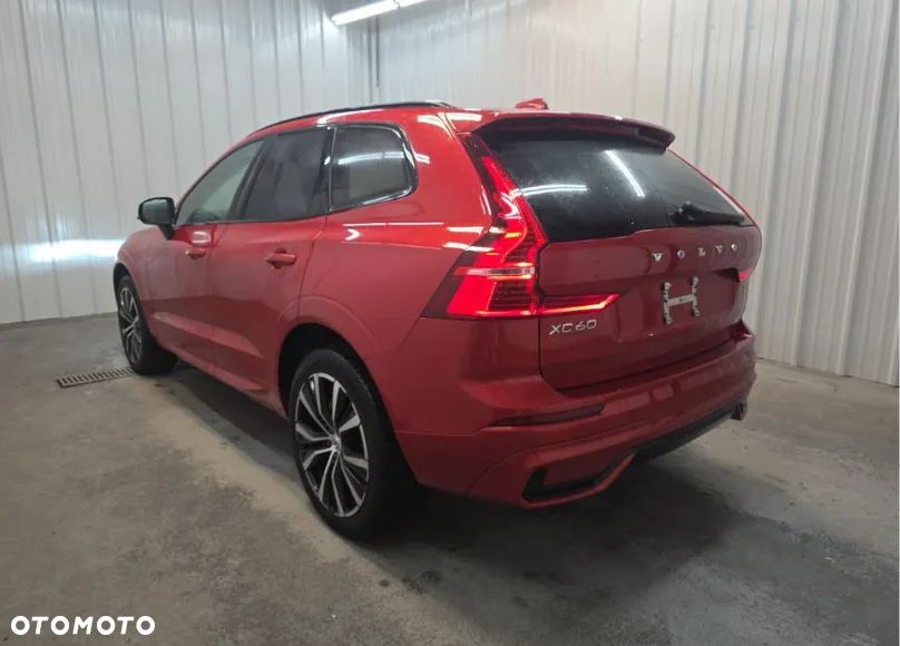 Volvo XC 60 B5 B AWD Plus Dark - 3