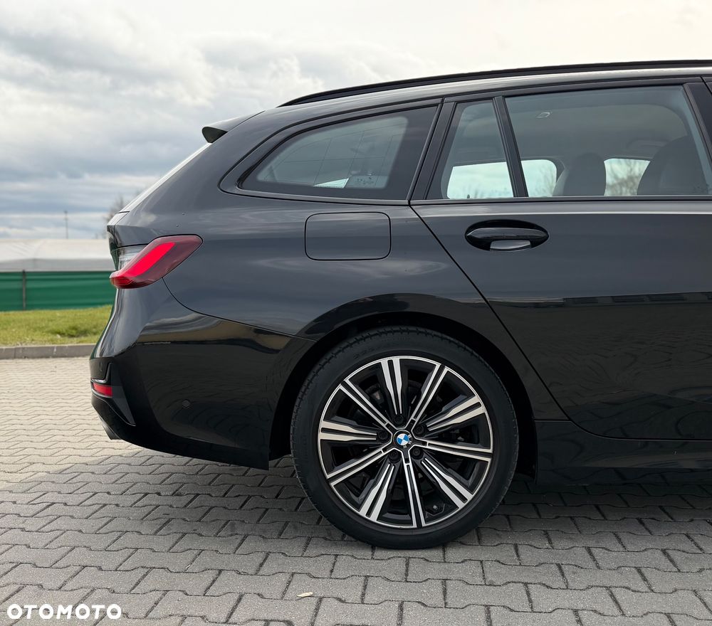 BMW Seria 3 320d xDrive Sport Line Shadow - 26