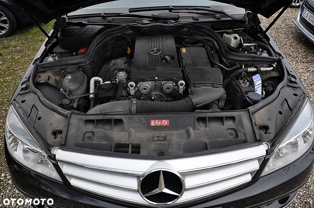 Mercedes-Benz Klasa C 180 Kompressor BlueEFFICIENCY Avantgarde - 33