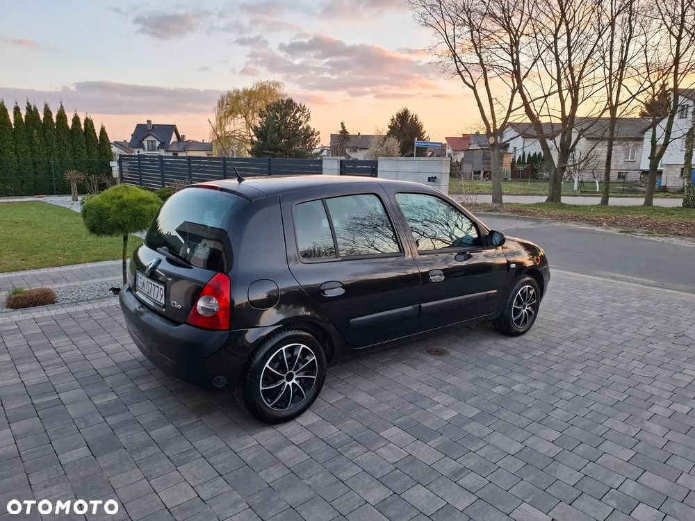 Renault Clio 1.2 16V Expression - 9