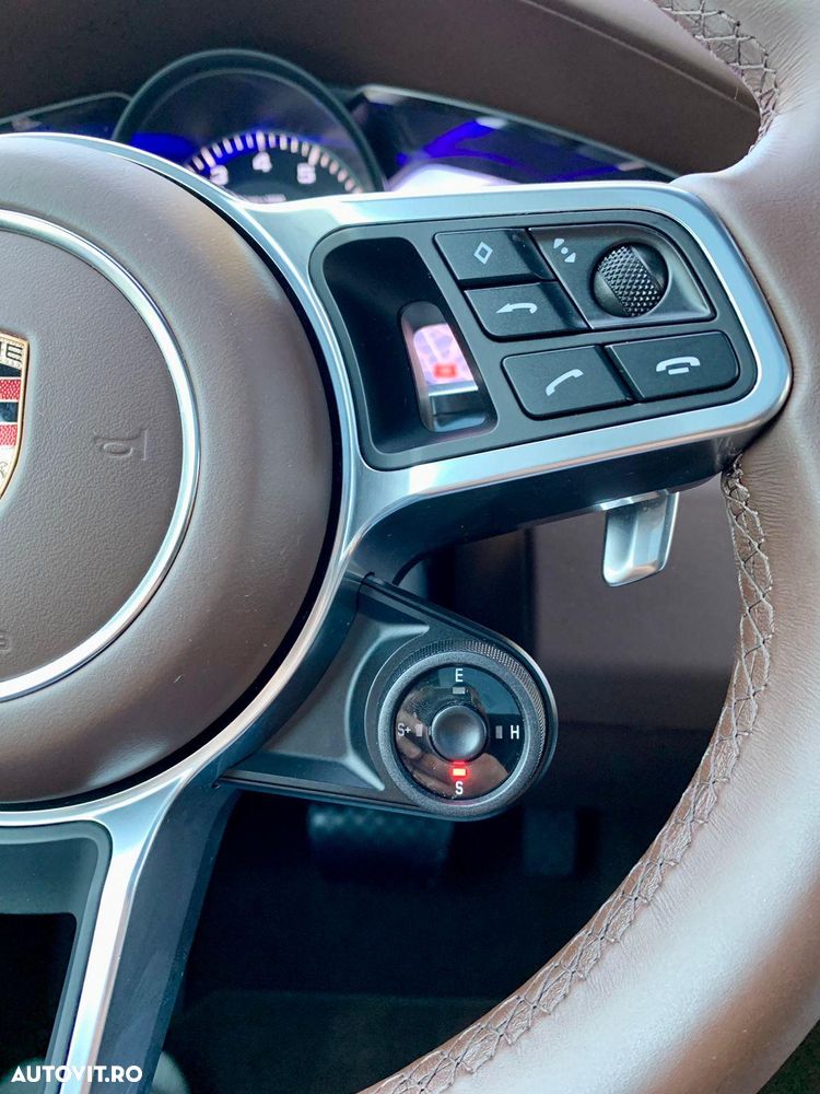 Porsche Cayenne - 19