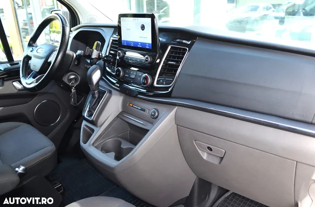 Ford Tourneo Custom - 9