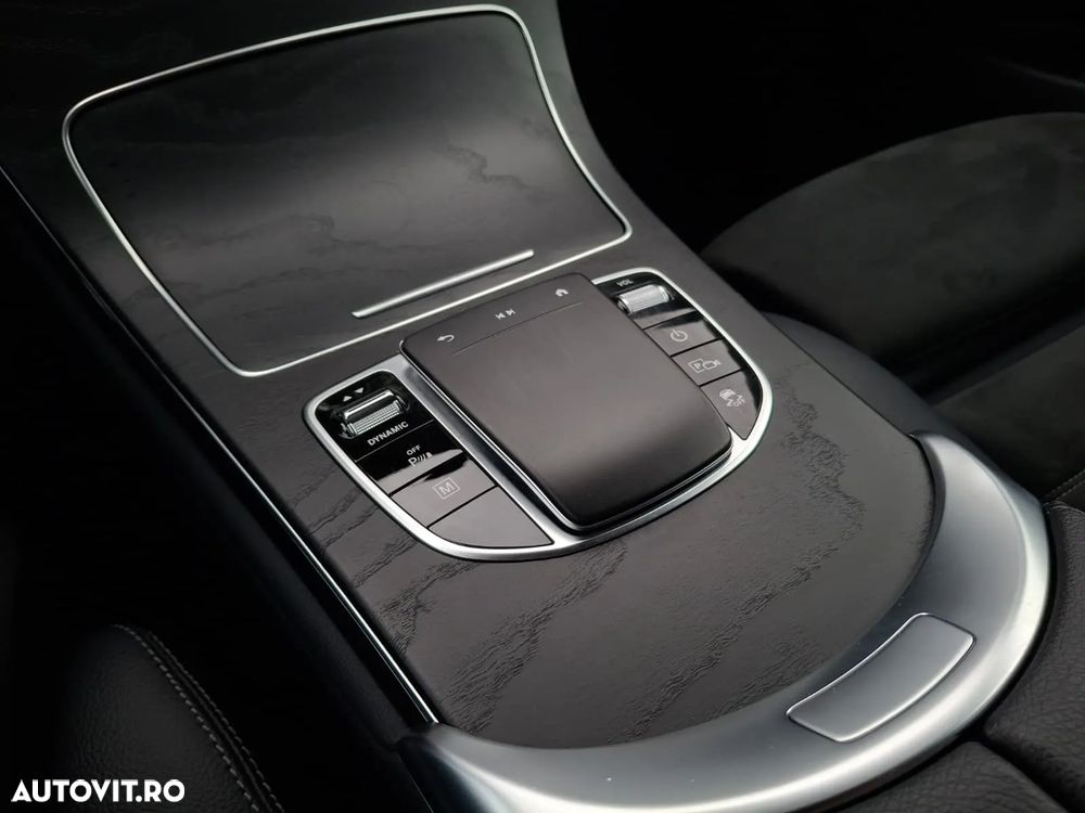 Mercedes-Benz GLC 300 e 4MATIC - 29