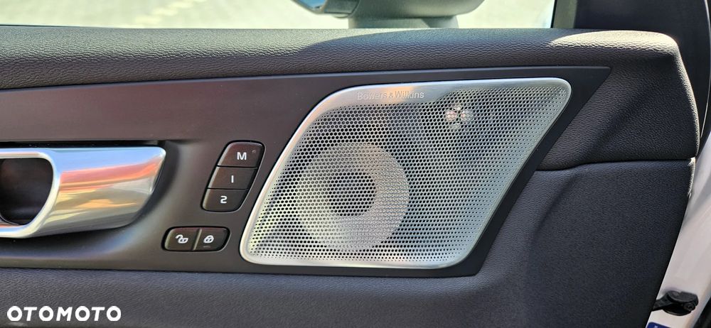 Volvo XC 60 B4 B R-Design - 24