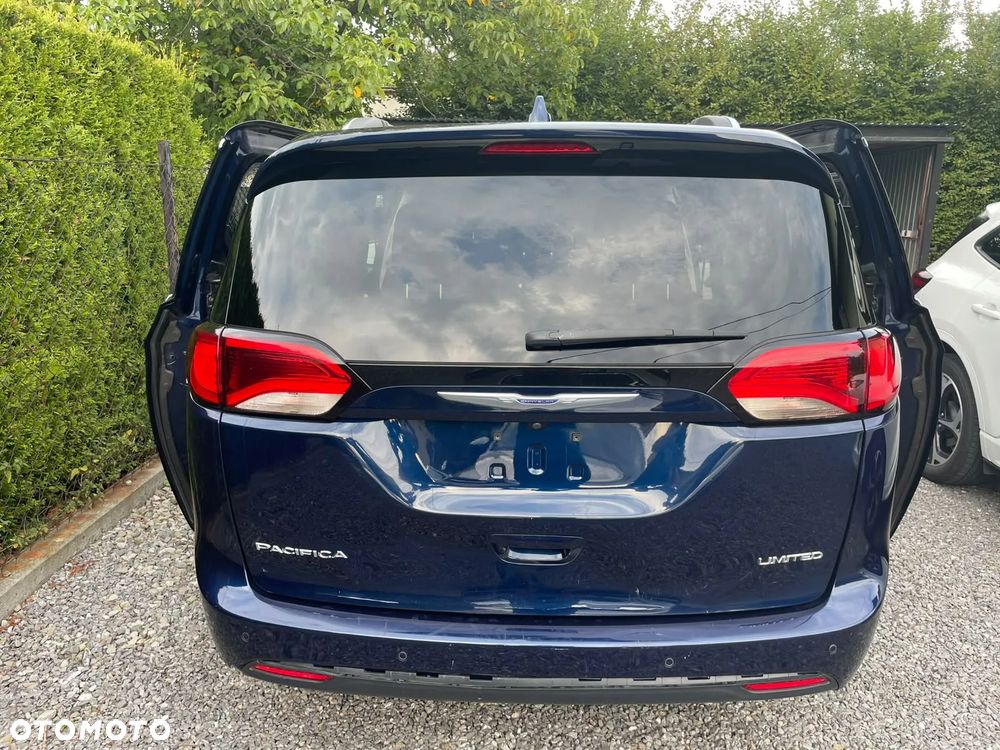 Chrysler Pacifica - 8