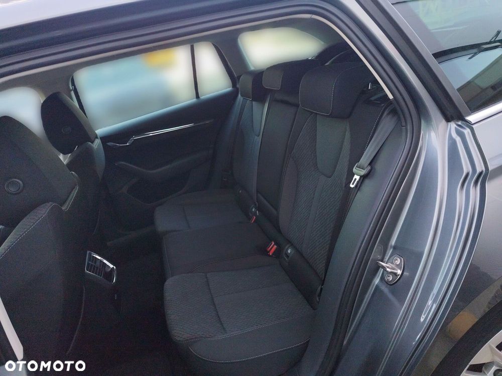 Skoda Octavia 2.0 TDI Style DSG - 13