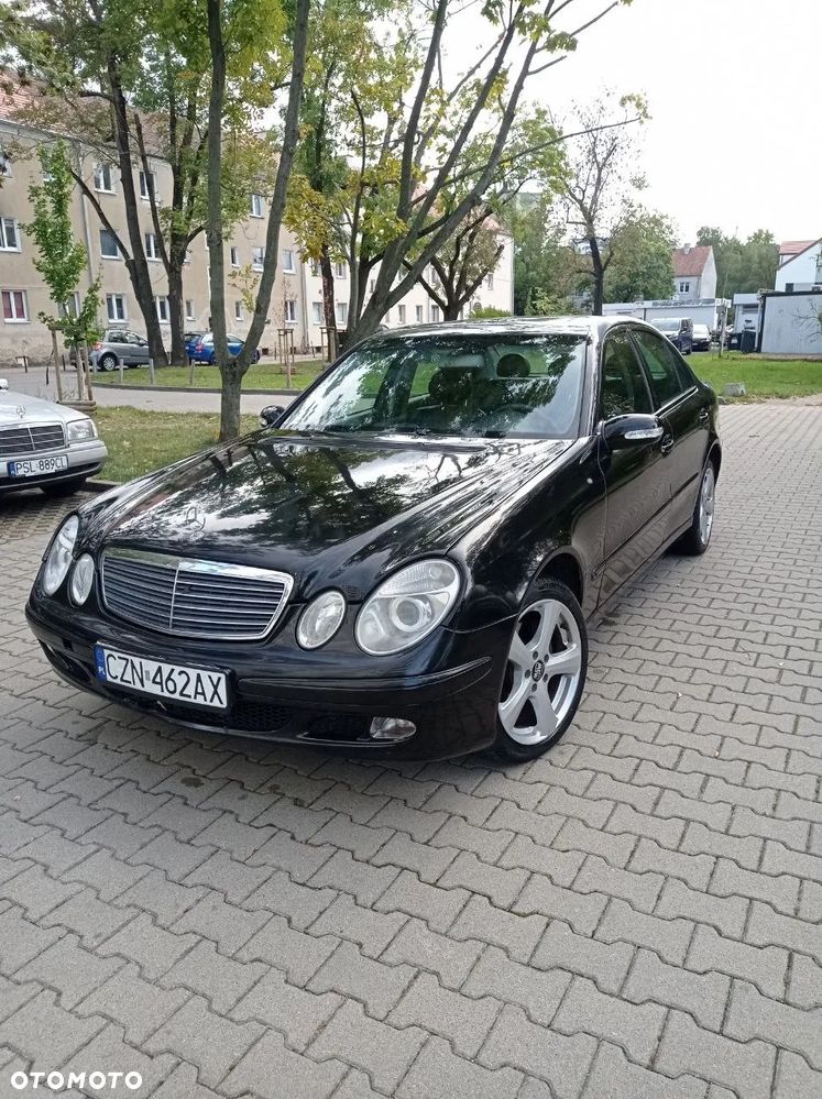 Mercedes-Benz E-Class 2002 photo 2