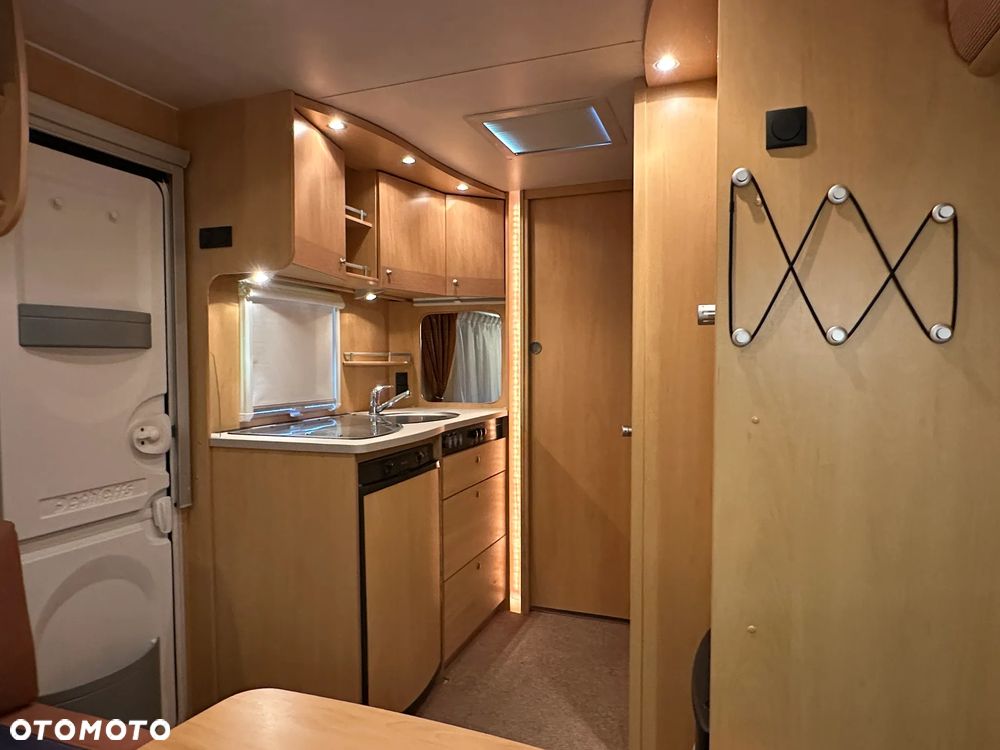 Dethleffs 510 CAMPER z napędem i przedsionkiem pompowanym !!! - 15